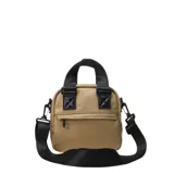 Bolso negro de tamaño pequeño con correa larga ajustable y doble asa corta.