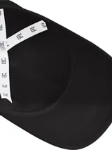 Gorra de béisbol negra de algodón con logo de Tommy Hilfiger bordado en blanco en el frente.