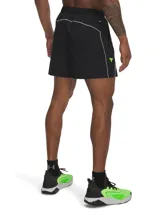 Short deportivo negro con ribete blanco en los laterales y logo de Project Rock en verde flúor.