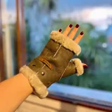 Mitones marrones de lana y napa italiana con borde de piel sintética.