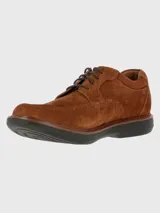 Zapato de cuero negro con cordones, suela de goma EVA y puntera redonda.