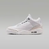 Championes de caña media Jordan 3 Retro Pure Money, color blanco con detalles en gris claro y suela blanca.