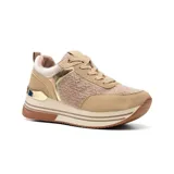 Championes urbanos color beige con detalles dorados, cordones y plataforma.