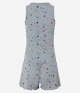 Conjunto de pijama short doll confeccionado en rib, compuesto por una musculosa con puño y un short con cintura elástica, ambos con estampado de corazones.