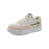 Zapatillas Panama Jack de cuero color blanco, con detalles en rosa y beige.
