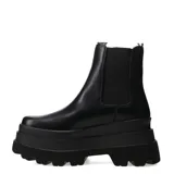 Bota Chelsea negra de cuero sintético con plataforma track y elásticos laterales.