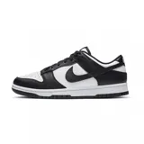Zapatillas Nike Dunk Low color blanco con detalles en rosa nude.