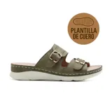 Sandalias negras con plantilla de cuero, dos tiras anchas con hebillas metálicas y suela con plataforma baja.