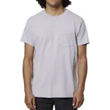 Remera violeta de manga corta con bolsillo en el pecho.