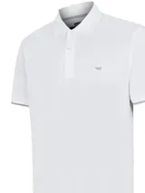 Chomba azul marino de piqué de algodón pima peruano, con cuello clásico, tapeta de dos botones blancos, mangas cortas con ribete rosa y logo bordado de un cisne rosa en el pecho.