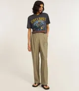 Remera gris de algodón con estampa de la banda Guns N' Roses.