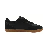Zapatillas urbanas Umbro Track de hombre, color negro con logo blanco y suela marrón.