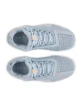 Zapatillas de entrenamiento Under Armour Tribase Reign 6 para mujer, color celeste con logo naranja. Diseñadas para entrenamiento de alto impacto.