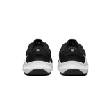 Championes Nike Legend Essential 3 Next Nature, color negro con suela blanca y logo plateado.