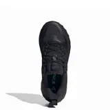 Championes Adidas Ultrarun 5 TR, color negro, ideales para running y actividades al aire libre. Confeccionados en malla técnica repelente al agua y suela de goma Adiwear con diseño taqueado. Incorporan tecnología Bounce 2.0 en la mediasuela y elementos reflectantes.