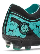 Championes de fútbol Under Armour Magnetico Elite, color negro con detalles en turquesa.