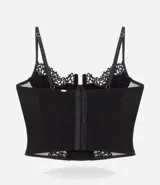 Corset color borgoña con encaje, de media copa y tirantes finos ajustables.