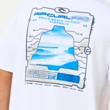 Remera blanca de manga corta con cuello redondo y logo Rip Curl Pro estampado en el pecho.