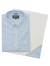 Camisa de hombre RKF a cuadros celestes y blancos, de manga larga, corte regular, cuello americano abotonado, bolsillo en el pecho con logo bordado y tejido resistente a las arrugas.