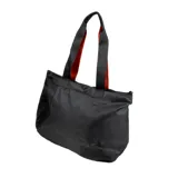 Bolso tote negro de tela resistente al agua, con asas de correa negras con borde naranja. Tiene cierre principal, bolsillos laterales (uno con cierre), seis bolsillos internos, diseño plegable y capacidad de 14,5 litros.