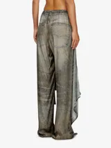 Pantalón de vestir negro de viscosa, tiro alto y corte ancho, con detalle de lazo o fajín anudado en la cintura que cae por delante.