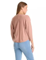 Buzo tejido en hilado fino, color verde, con escote en V y manga ¾ estilo dolman.