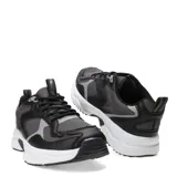 Championes estilo running color tostado con detalles en gris y suela blanca con detalles en negro.