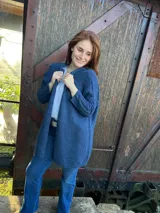 Saco azul de mohair con poliamida, estilo estola, super liviano y abrigado.
