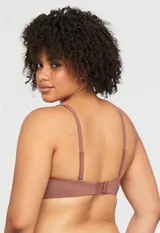 Soutien color beige de lycra sin aro y con copa formada, marca Montelle.