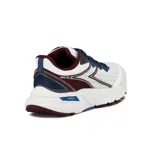 Championes deportivos Diadora Mythos Blushield Volo 2 para mujer, color blanco con detalles en azul marino y bordó. Presentan una malla texturizada, superposiciones sintéticas, cordones azules y suela blanca con tecnología Blushield.