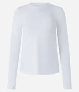Remera deportiva negra de poliamida con protección UV, mangas largas y corte raglán.