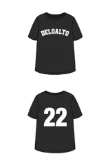Remera corta verde musgo con cuello redondo y estampado frontal con la palabra 'DELOALTO' en letras blancas.