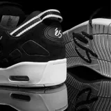 Championes éS modelo Creager, color negro con detalles en blanco.