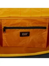 Bolso tipo duffel bag unisex de color negro, con correas de compresión desmontables y múltiples presillas. Presenta un parche con el logotipo de Cat en Hypalon y tiradores de cremallera a juego. Incluye un compartimento principal con funda acolchada para portátil de 15", bolsillo lateral largo con cremallera y bolsillo lateral de malla con cremallera. Posee correas de hombro acolchadas de malla transpirable con ajuste de longitud y almohadilla central.