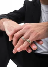 Anillo ancho de plata 925 con dos líneas de doublé de oro.