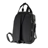 Bolso mochila negro de poliéster con múltiples compartimentos y cierres reforzados. Tiene acceso con cierre doble, dos bolsillos externos con cierre, un bolsillo interno con cierre y dos abiertos. Incluye correa regulable y asas fijas.