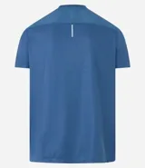 Remera deportiva blanca de poliéster, con cuello redondo, mangas cortas y recortes laterales.