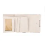 Monedero azul de simil cuero con broche imán y logo metálico. Interior con tarjetero y lugar para billetes. Bolsillo al dorso.