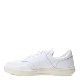 Championes urbanos New Balance Court, color blanco con detalles en beige.