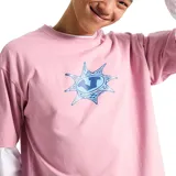 Remera rosa de manga corta con cuello redondo y estampado frontal de una estrella azul con el logo de Vans en el centro.
