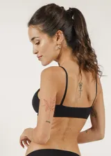 Soutien de microfibra color ladrillo, sin costuras, sin aro y sin copa. Breteles regulables.