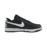 Championes urbanos Nike Big Low, color negro con detalles en gris y blanco. Presentan el logo de Nike en los laterales y suela de goma.
