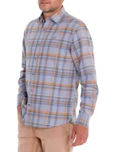 Camisa de franela a cuadros color celeste, naranja y marrón, de manga larga y corte moderno.