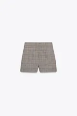 Bermudas de tiro alto con estampado de cuadros grises y blancos.