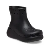 Bota de estilo clásico, color rosa, con diseño cómodo y suela gruesa.