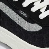 Championes Vans Ultrarange VR3 color negro con detalles en gris y blanco. Fabricados con materiales reciclados y renovables.