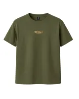 Remera verde militar de algodón con cuello redondo y estampado frontal con el logo de la marca en color ocre.