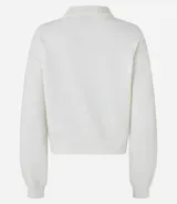 Buzo suéter de chenille color blanco, con cuello alto y rib en puños, cuello y bajo.