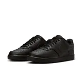 Zapatillas urbanas Nike Court Vision Lo, color negro, de cuero sintético, con logo Nike en los laterales y suela de goma.