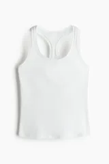 Musculosa deportiva blanca de corte ajustado con escote redondo pronunciado y espalda nadadora.